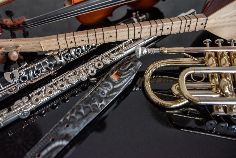 Bild mit verschiedenen Instrumenten