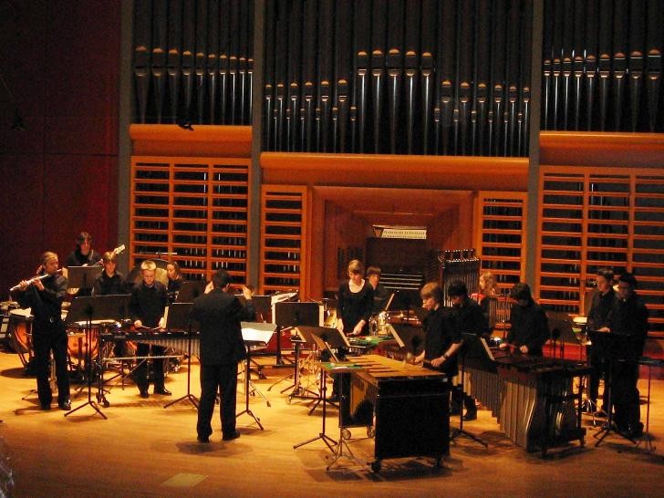 Bild vom großen Schlagzeugensembles