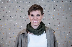 Portrait-Foto von der Lehrerin